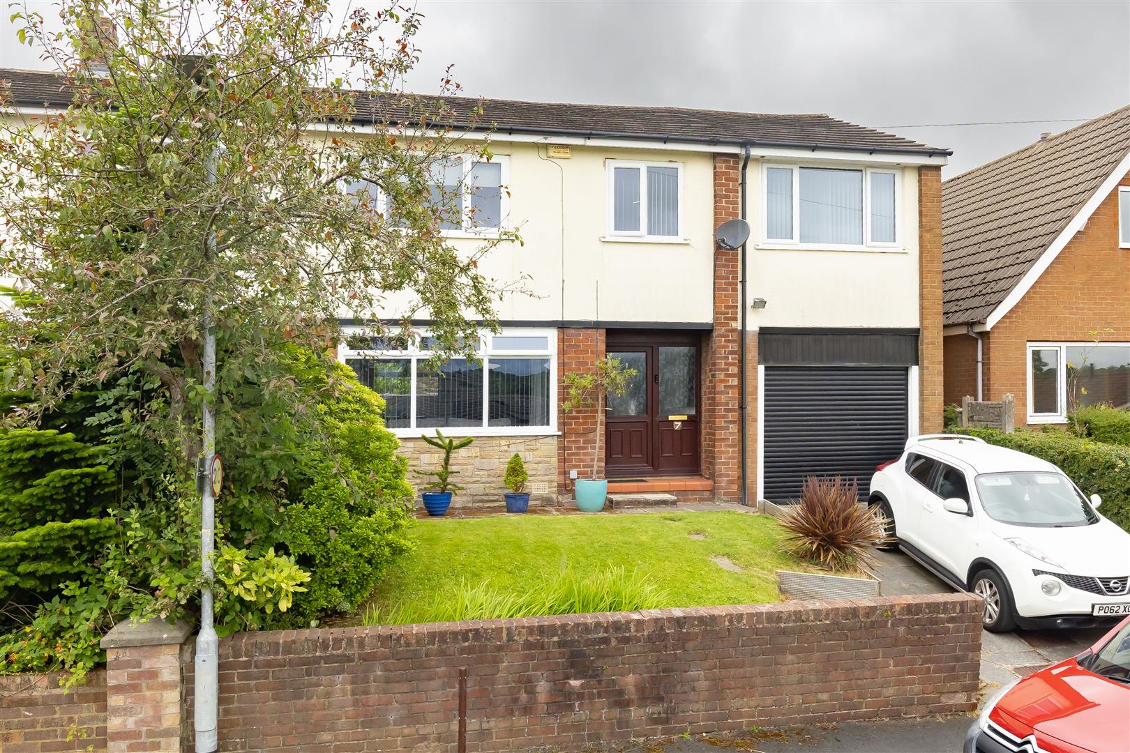 5 bed property in Carlton Avenue, Chorley